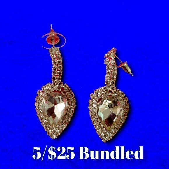 Crystal Tear Drop Pierced Earrings NWOT Never Worn ❤️ 5/$25 Bundled - Picture 1 of 7